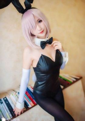 趴在窗户上c_欧美成人在线